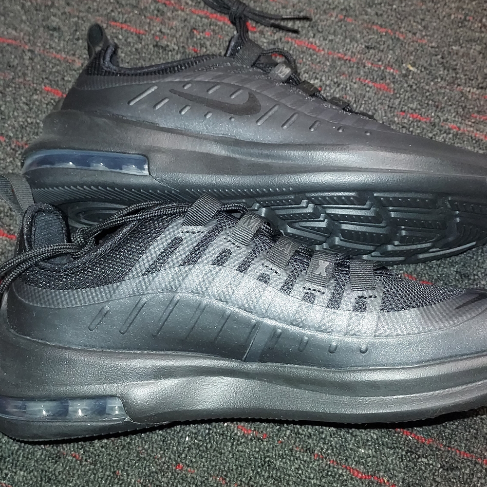 Nike Men's Black Athletic Sneakers